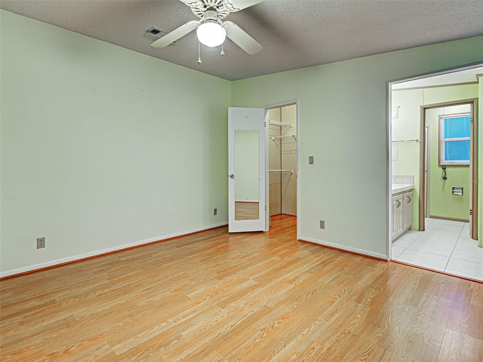 Image 20 of 56 For 620 Woodwyn Court