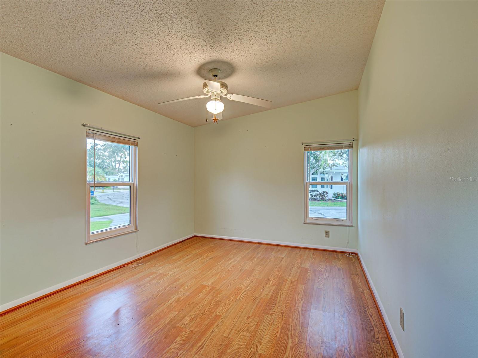 Image 25 of 56 For 620 Woodwyn Court