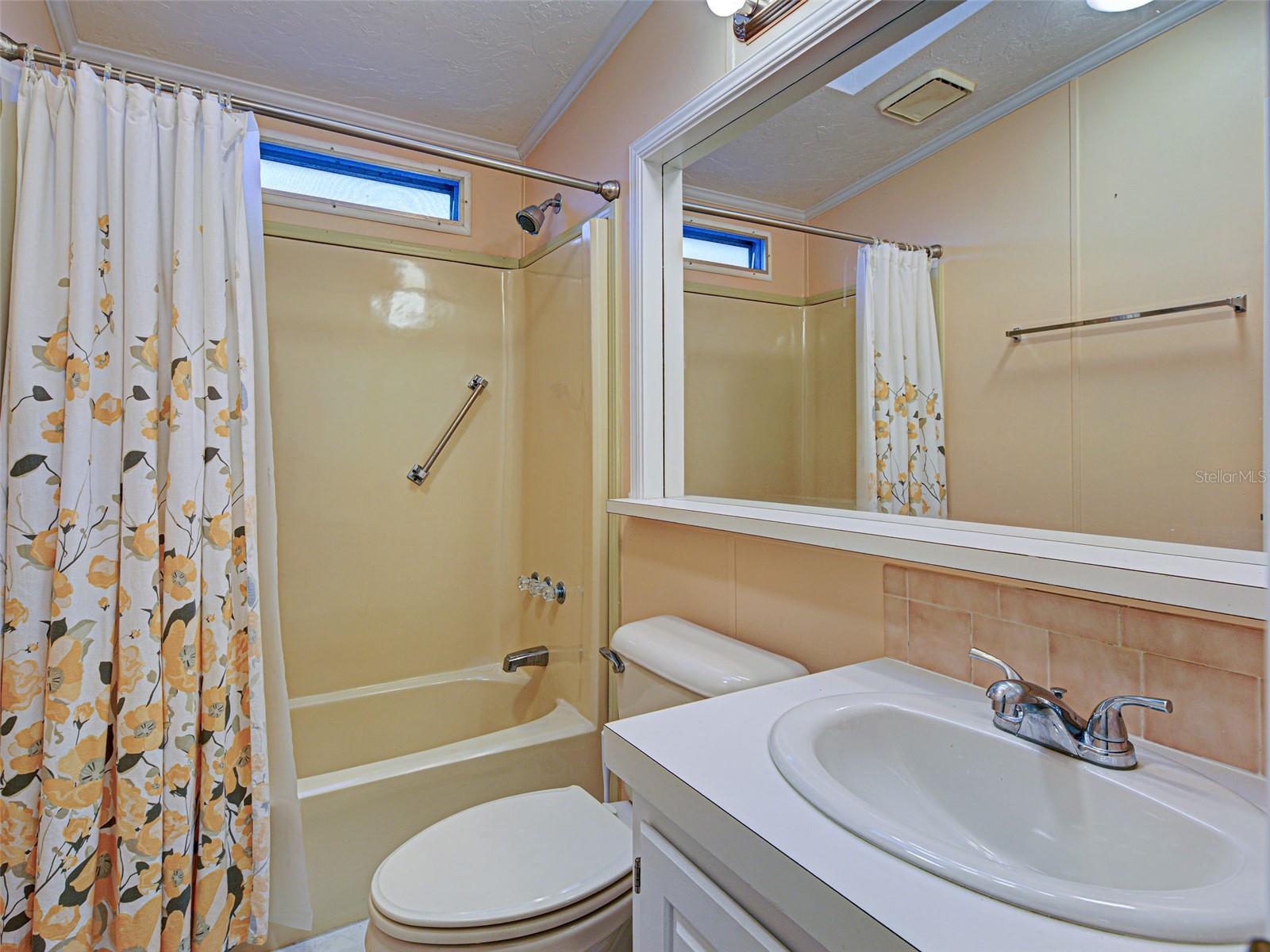 Image 28 of 56 For 620 Woodwyn Court