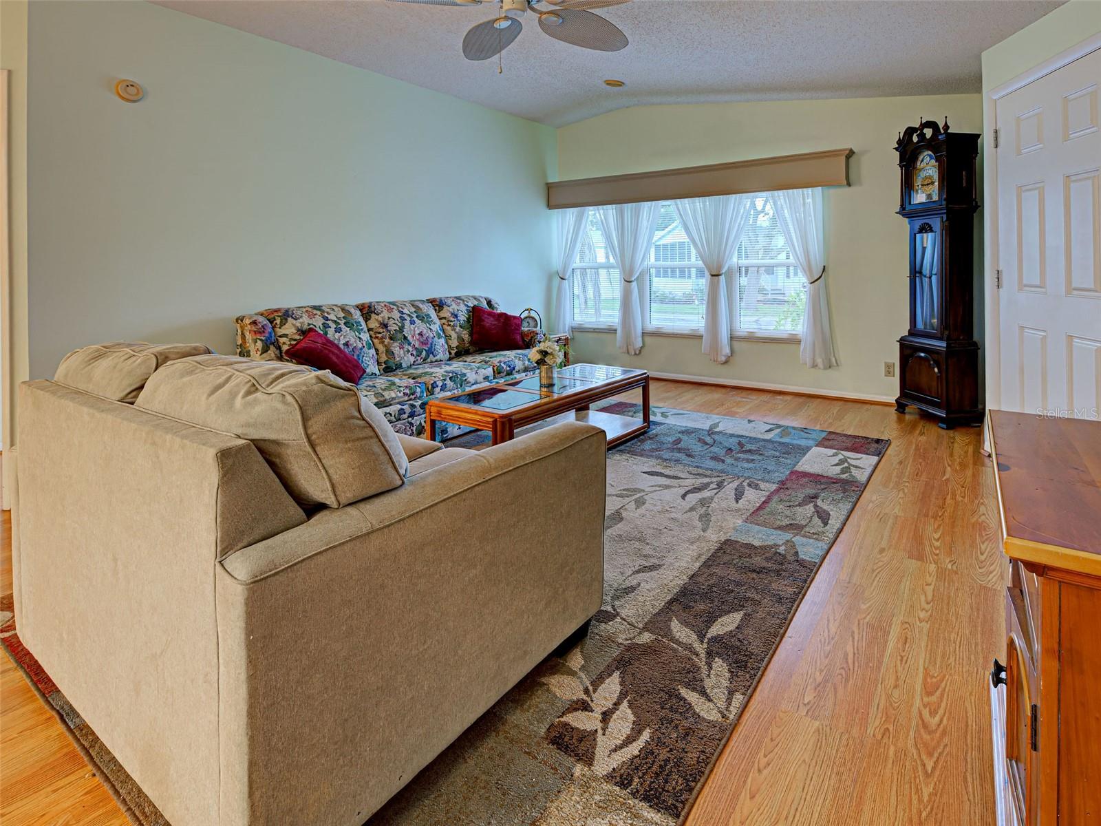 Image 5 of 56 For 620 Woodwyn Court