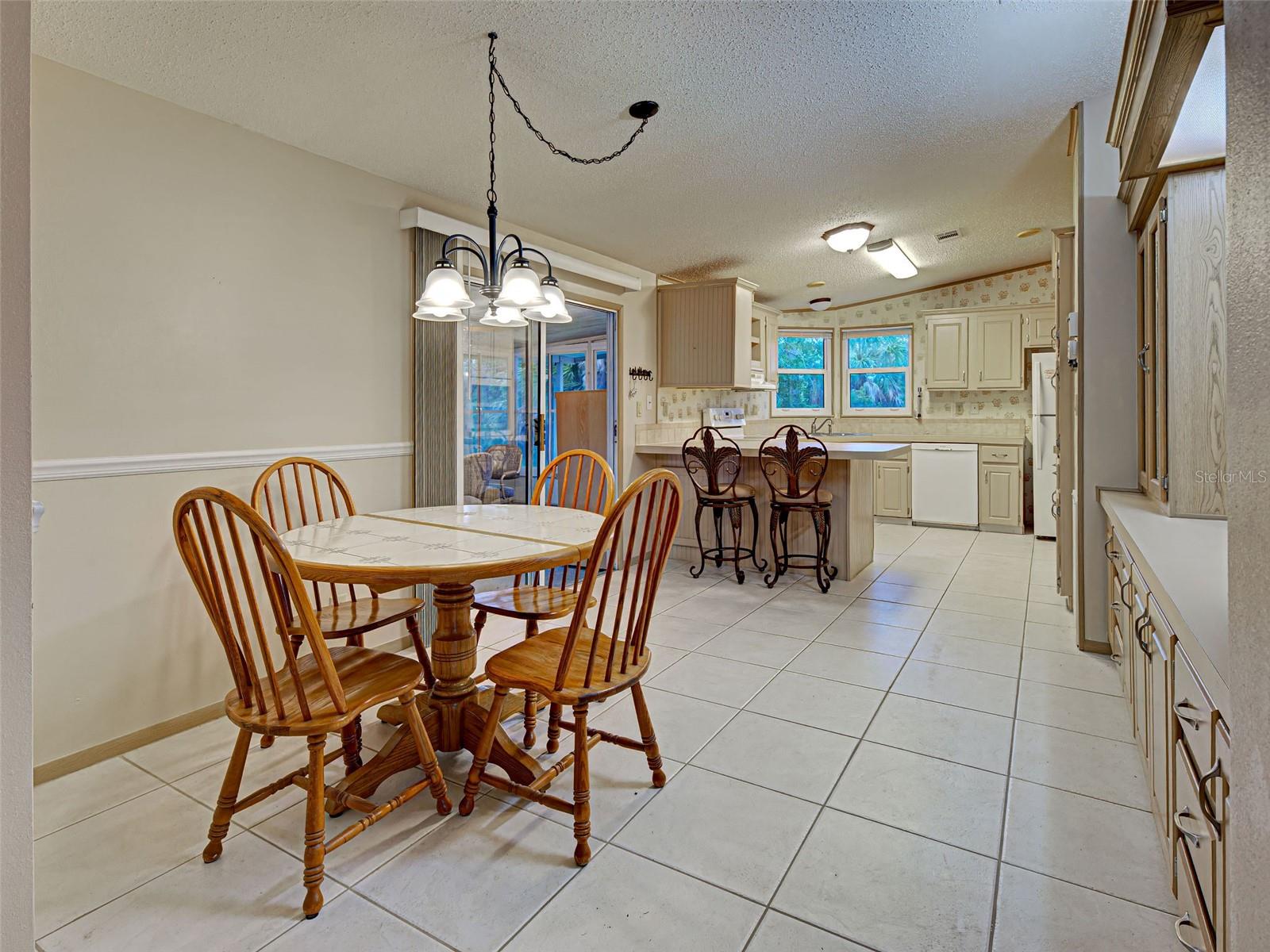 Image 7 of 56 For 620 Woodwyn Court