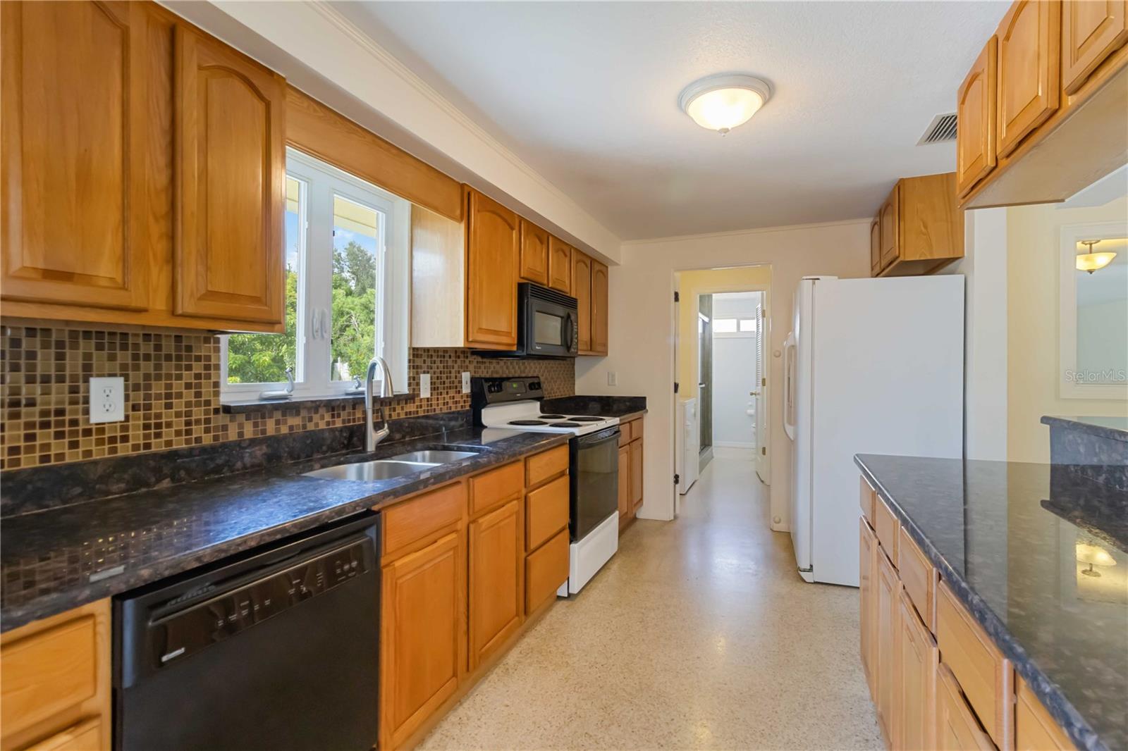 Image 12 of 45 For 509 Palm Avenue
