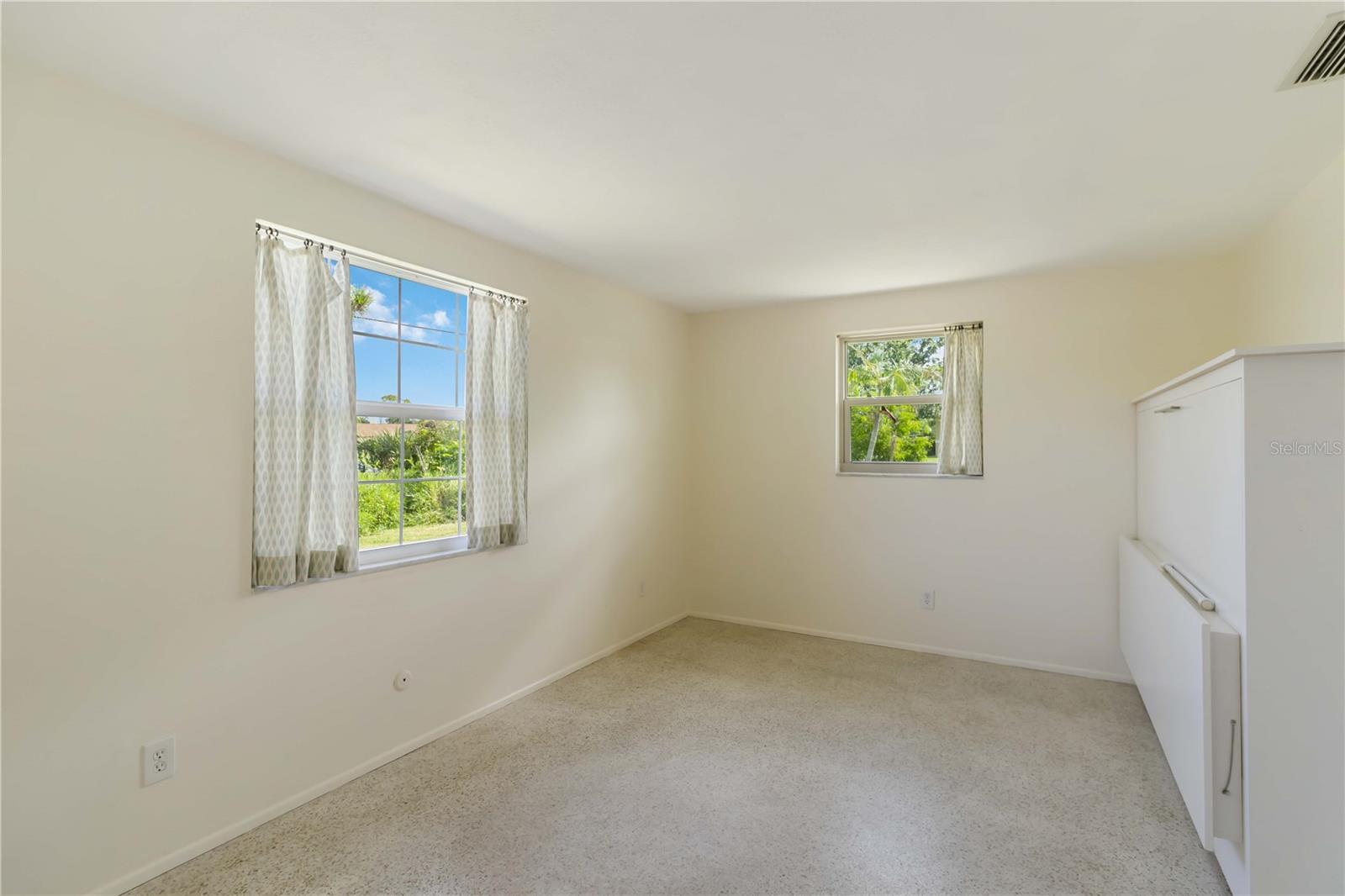 Image 20 of 45 For 509 Palm Avenue