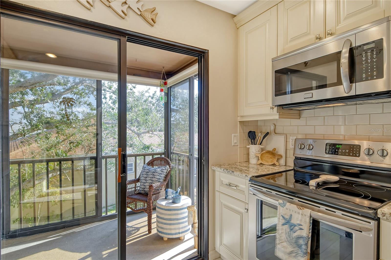 Image 29 of 50 For 1106 Bird Bay Way 316