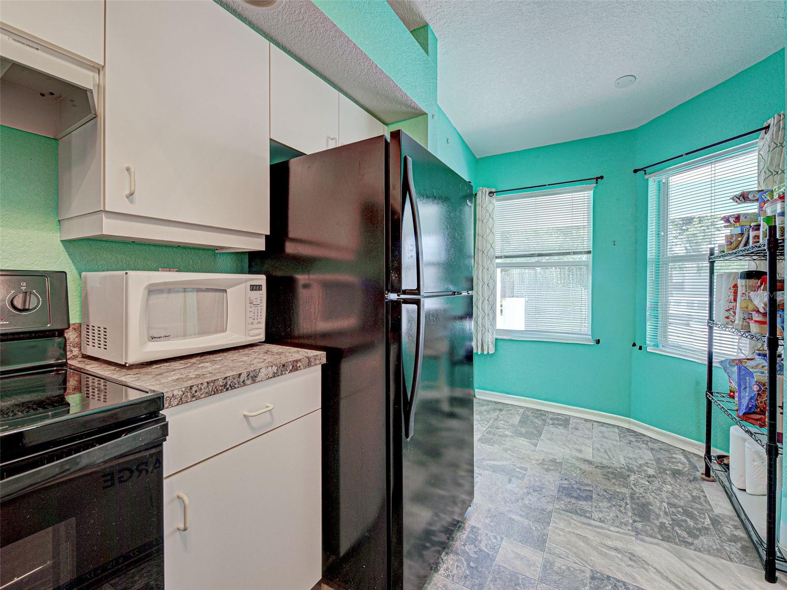 Image 10 of 37 For 5725 Greenwood Avenue 9201