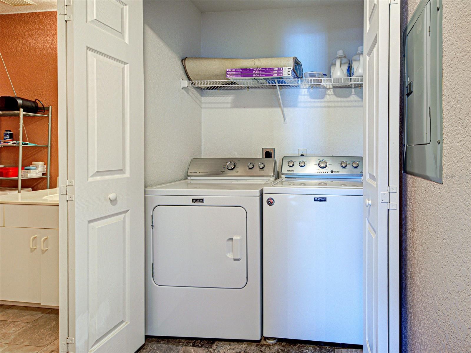 Image 11 of 37 For 5725 Greenwood Avenue 9201