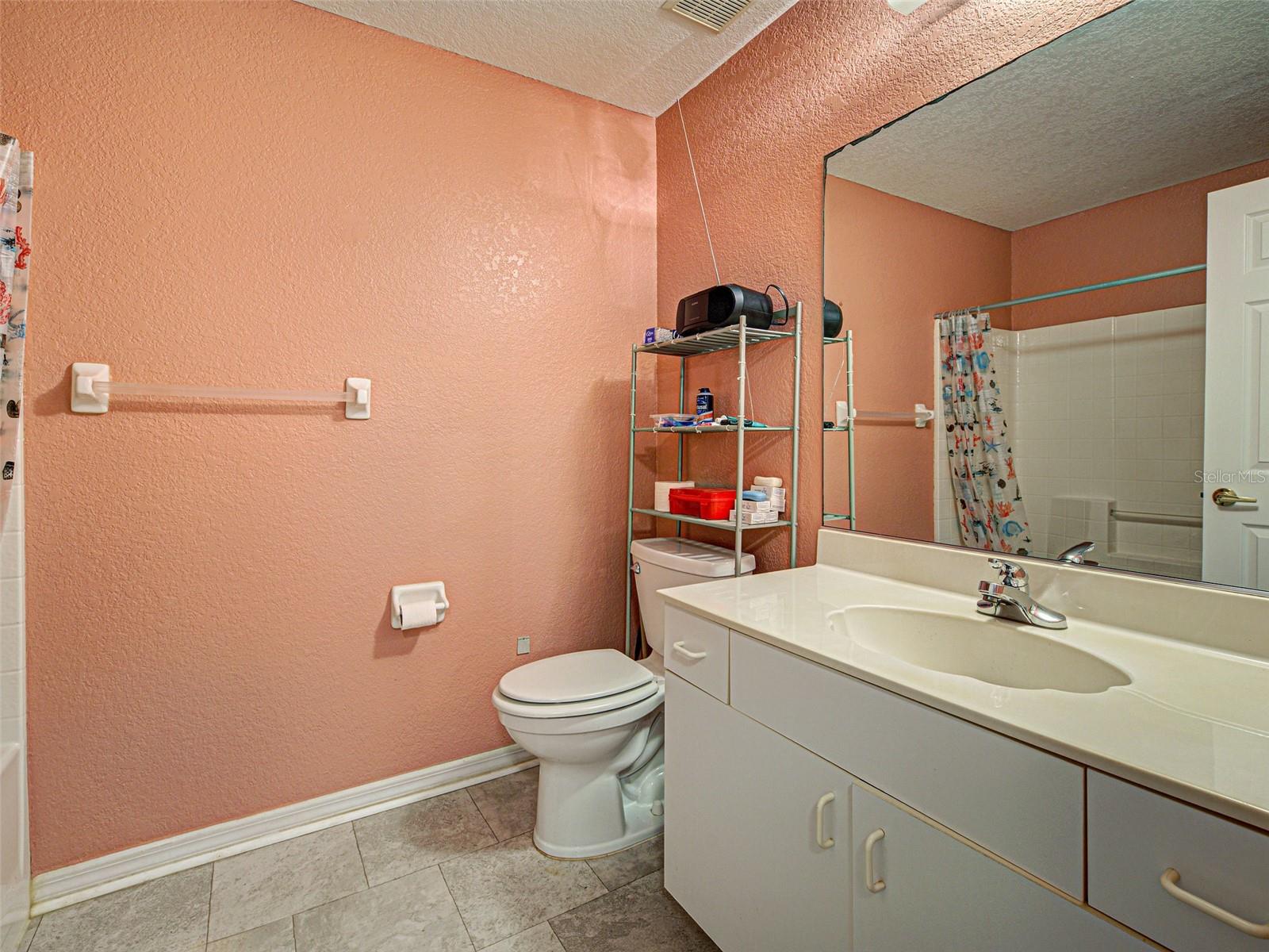 Image 13 of 37 For 5725 Greenwood Avenue 9201