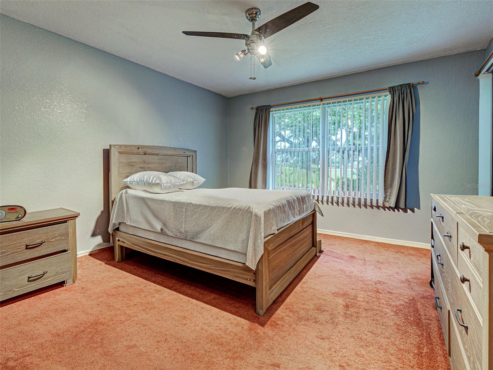 Image 16 of 37 For 5725 Greenwood Avenue 9201