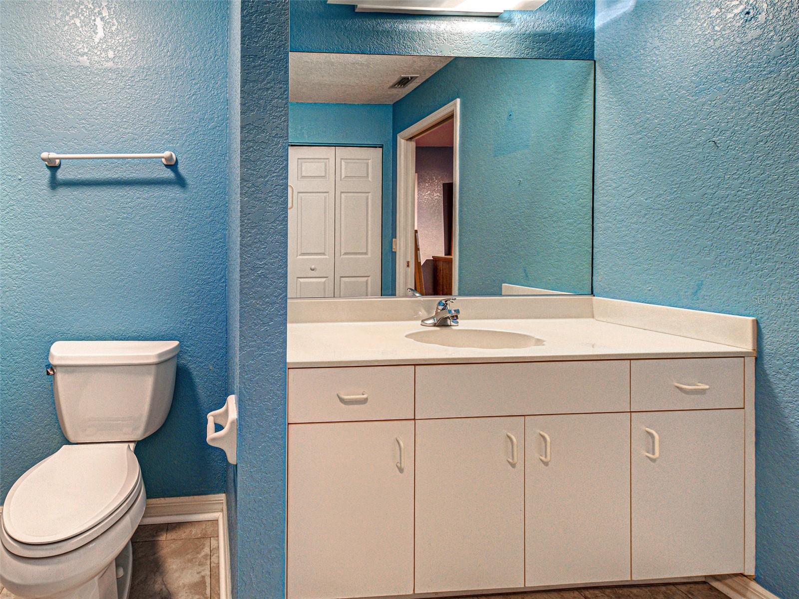 Image 20 of 37 For 5725 Greenwood Avenue 9201