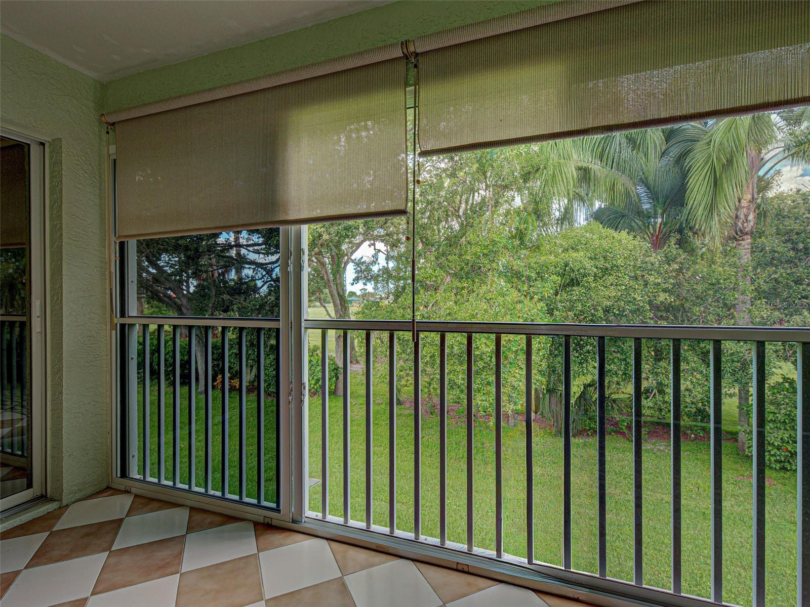 Image 22 of 37 For 5725 Greenwood Avenue 9201