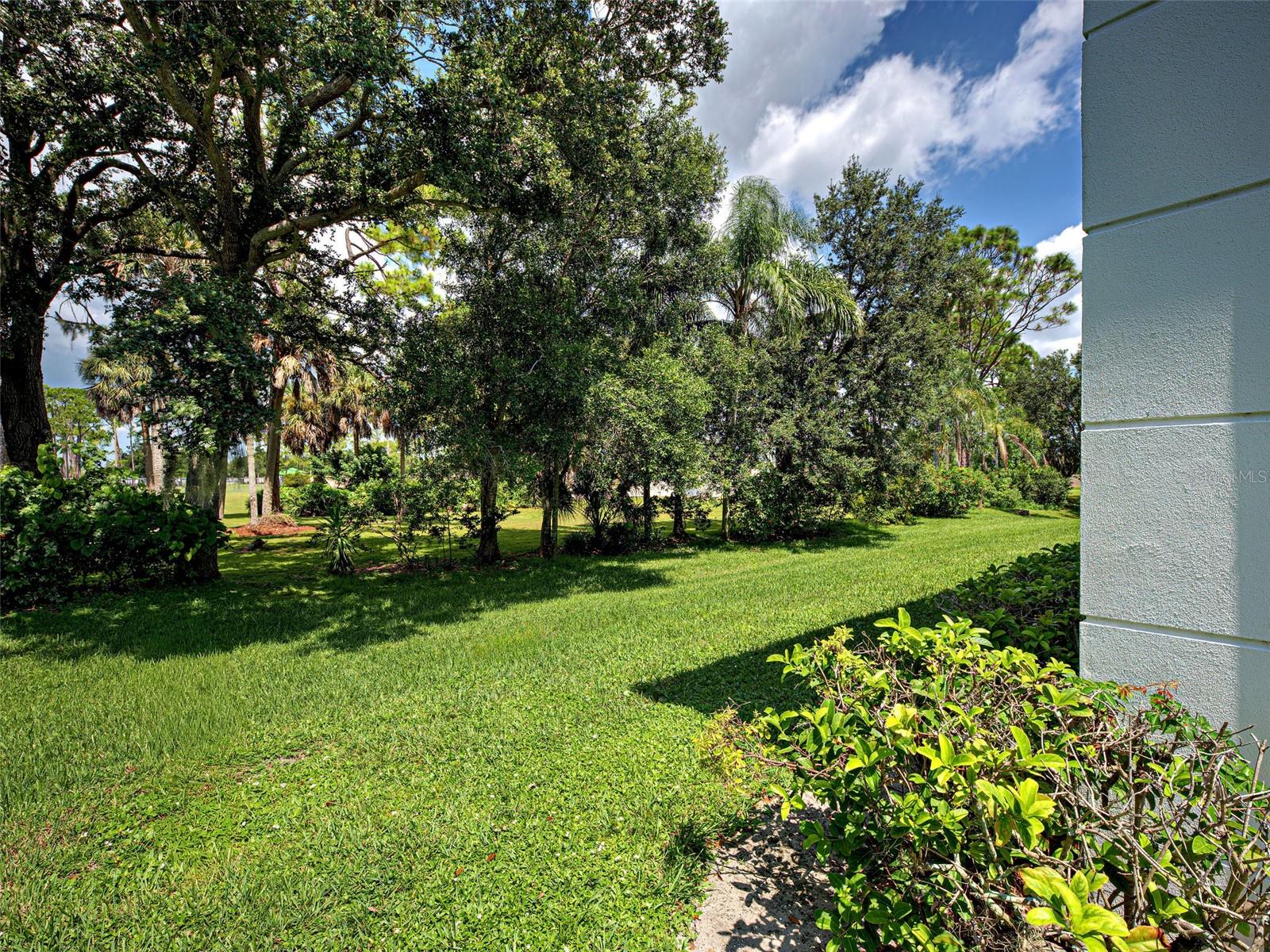 Image 3 of 37 For 5725 Greenwood Avenue 9201