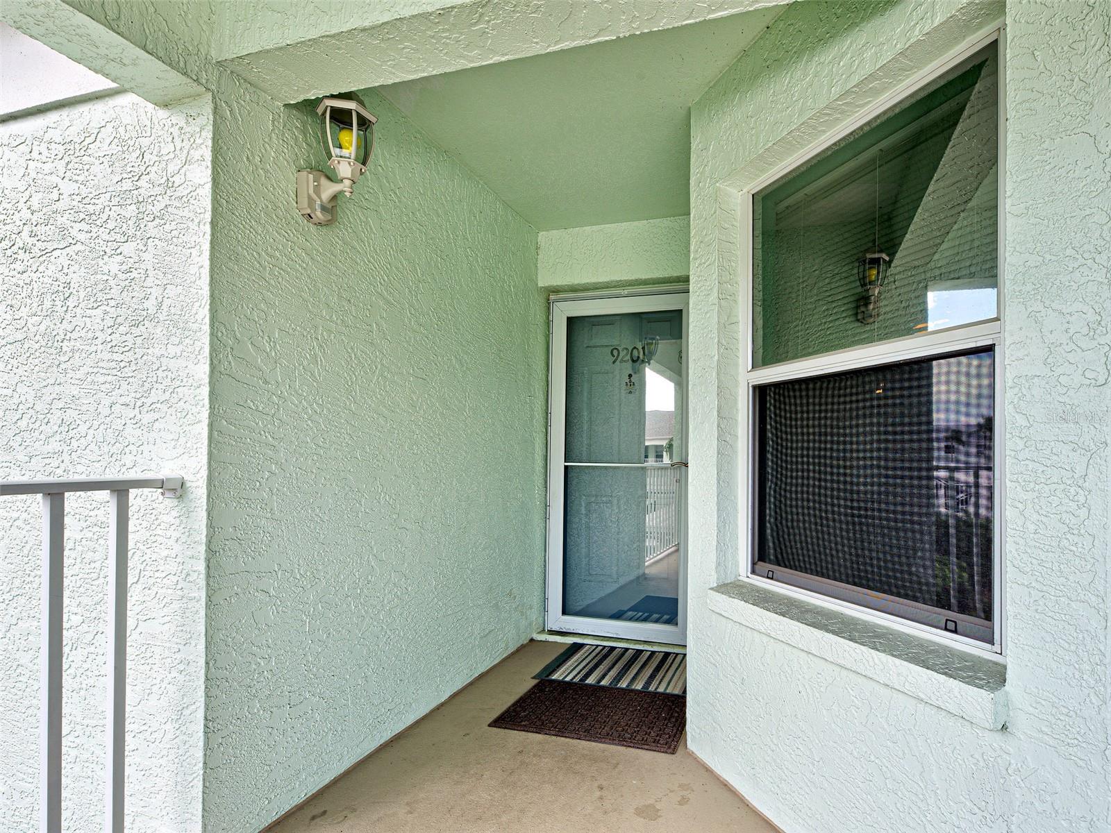 Image 5 of 37 For 5725 Greenwood Avenue 9201
