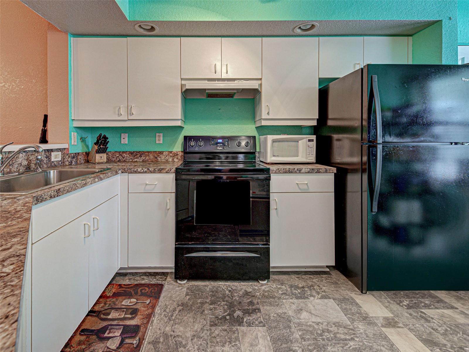 Image 9 of 37 For 5725 Greenwood Avenue 9201