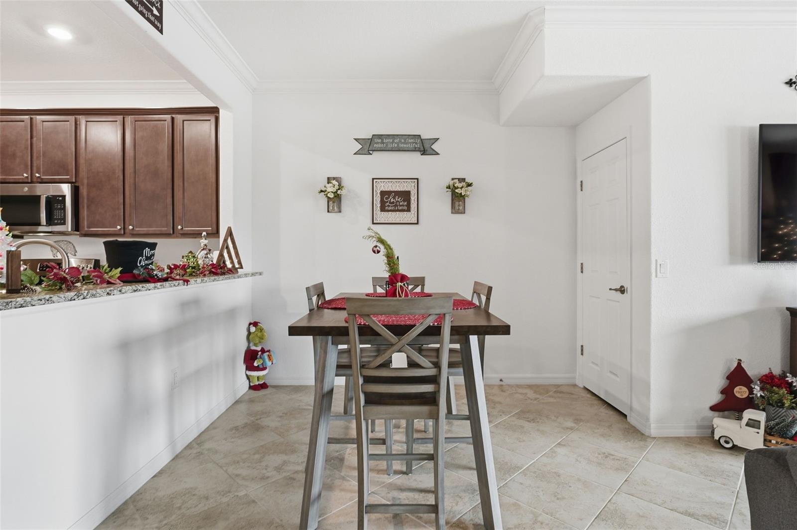 Image 10 of 89 For 20392 Lagente Circle