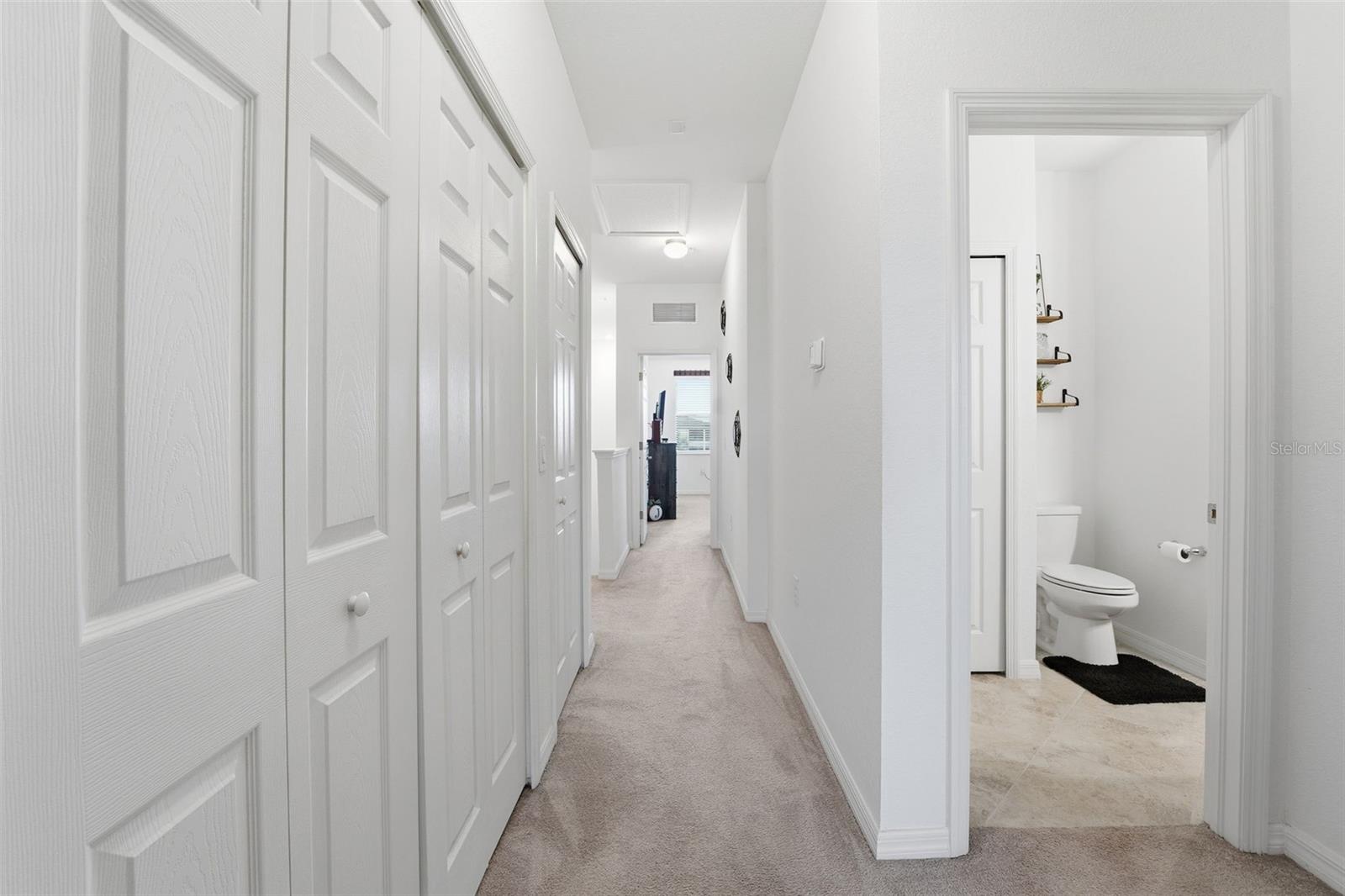 Image 16 of 89 For 20392 Lagente Circle