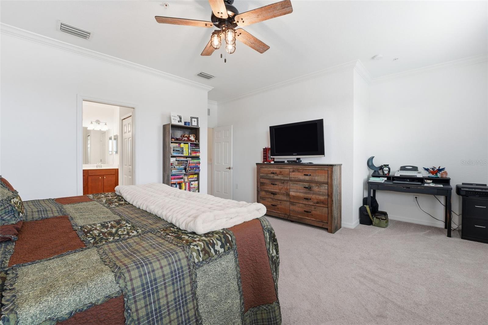 Image 20 of 89 For 20392 Lagente Circle