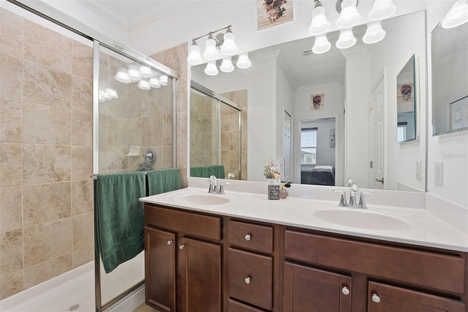 Image 21 of 89 For 20392 Lagente Circle