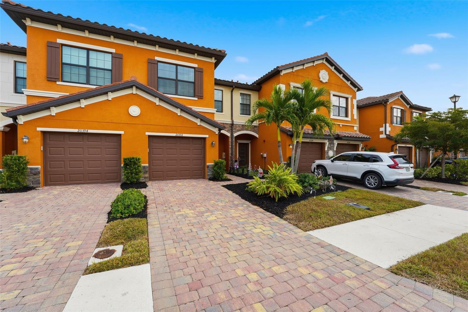 Image 32 of 89 For 20392 Lagente Circle