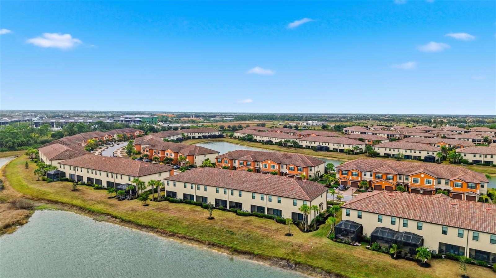 Image 36 of 89 For 20392 Lagente Circle