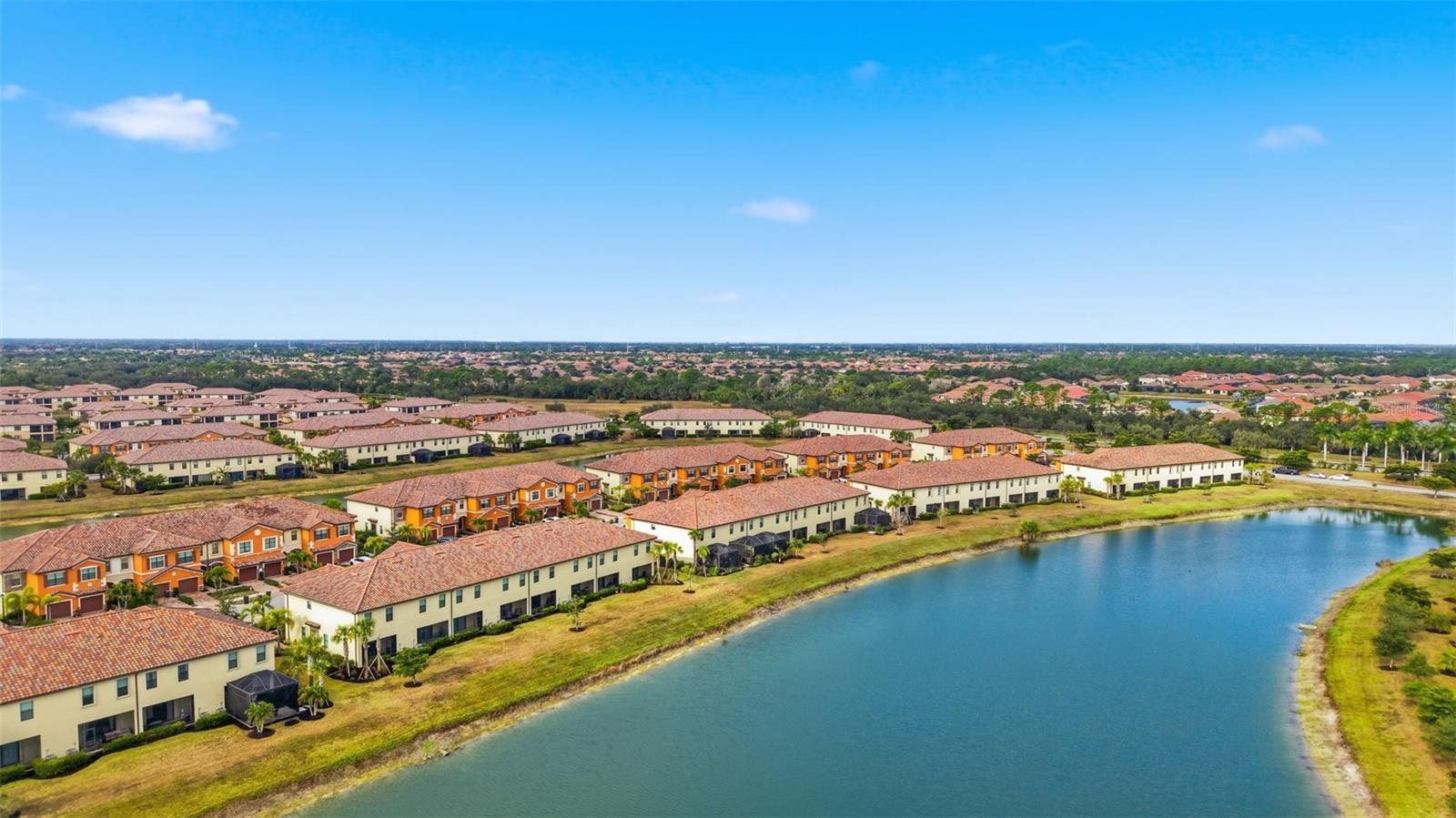 Image 38 of 89 For 20392 Lagente Circle