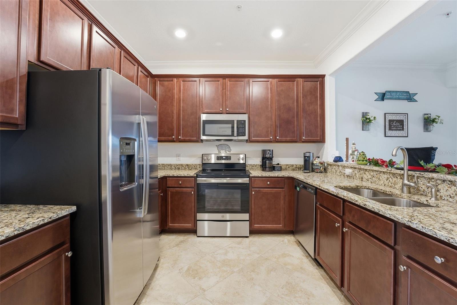 Image 6 of 89 For 20392 Lagente Circle