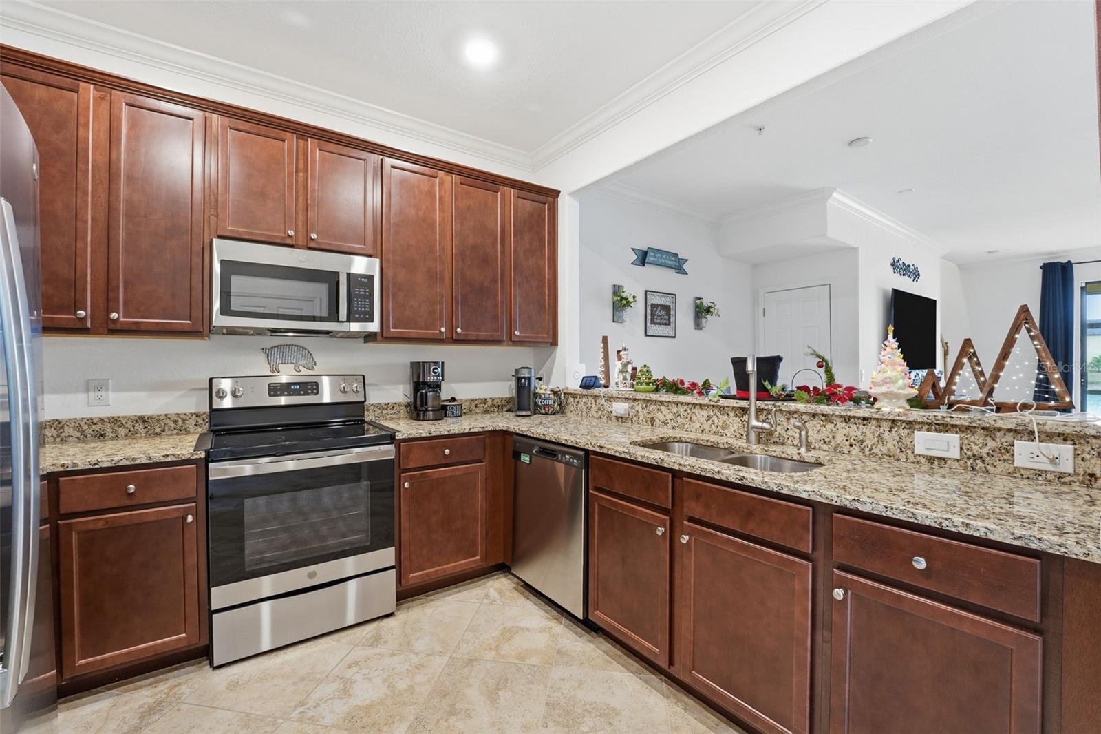 Image 8 of 89 For 20392 Lagente Circle