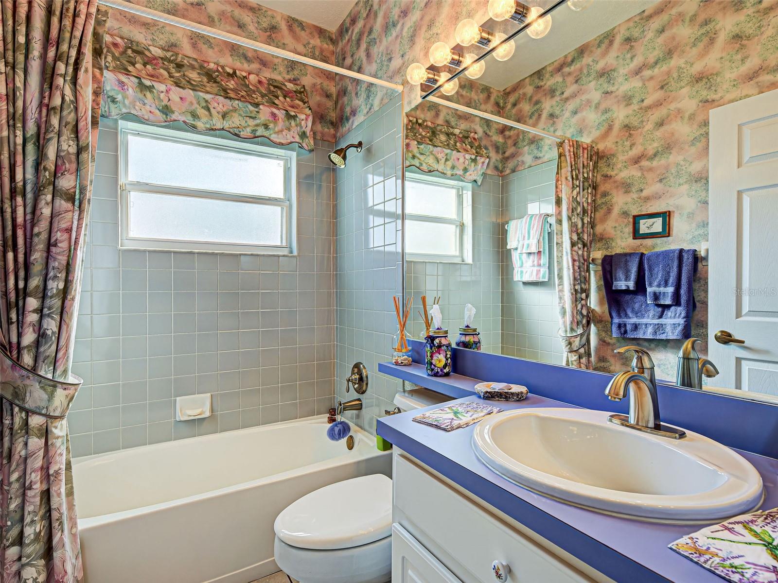 Image 31 of 50 For 4220 Tennyson Way