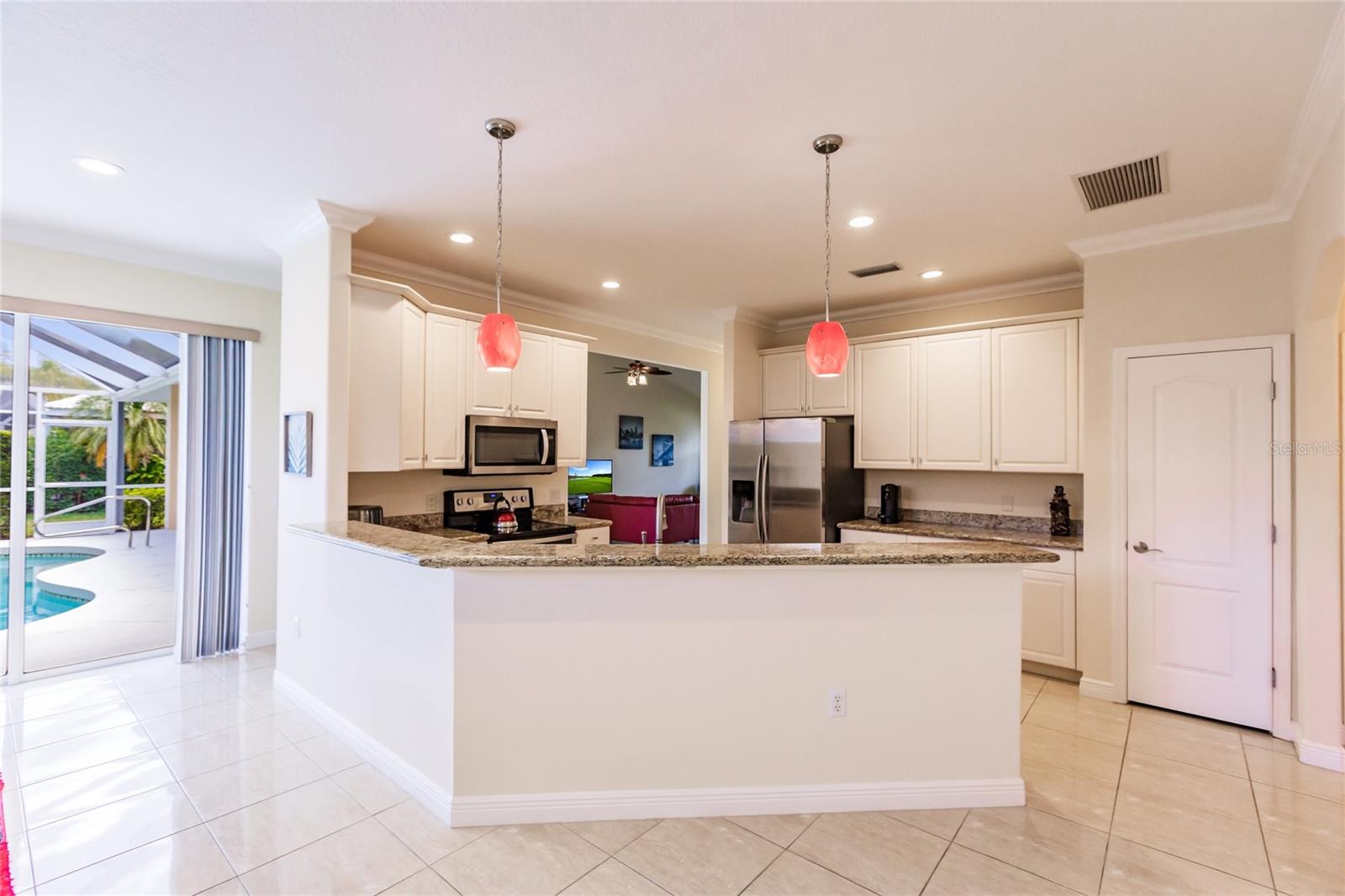Image 17 of 72 For 2209 Sonoma Drive E