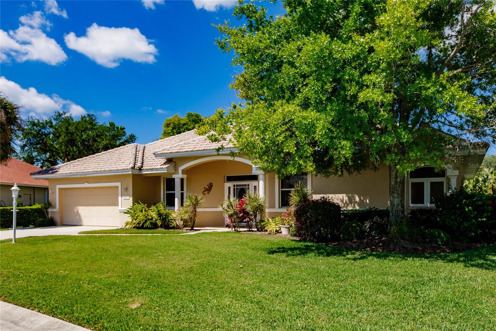 Image 3 of 72 For 2209 Sonoma Drive E