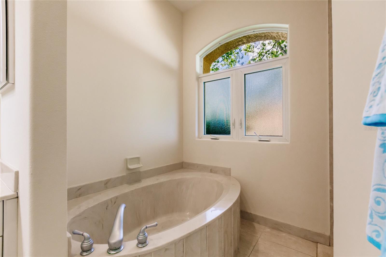 Image 30 of 72 For 2209 Sonoma Drive E