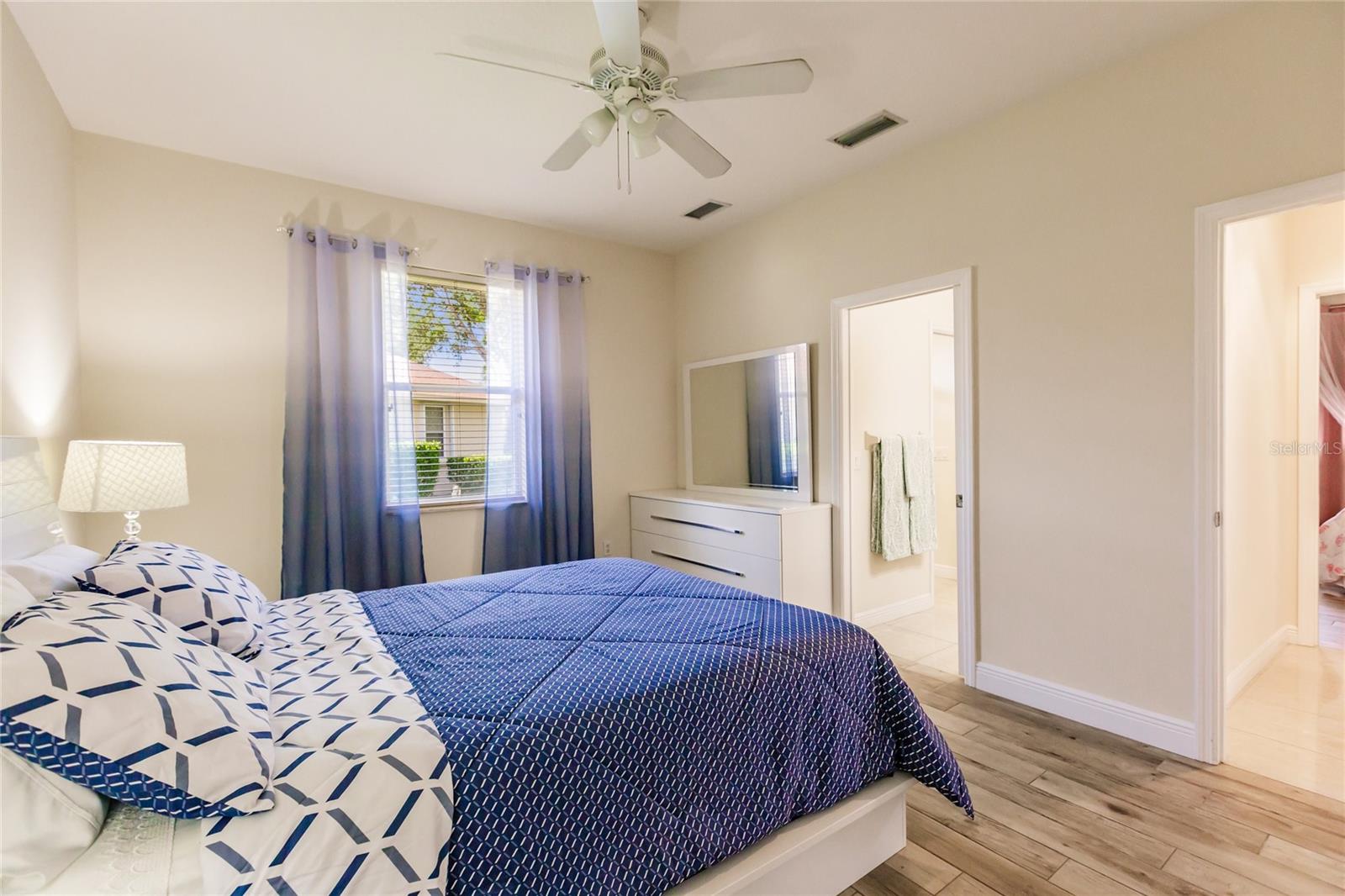 Image 43 of 72 For 2209 Sonoma Drive E