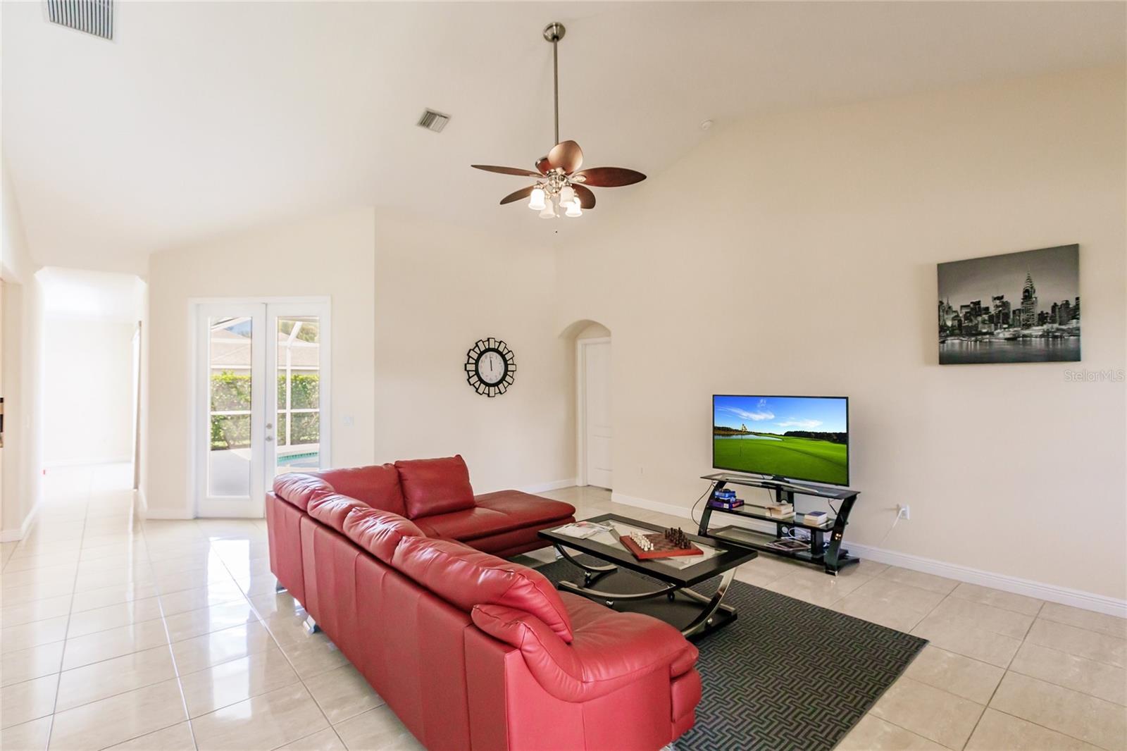 Image 9 of 72 For 2209 Sonoma Drive E