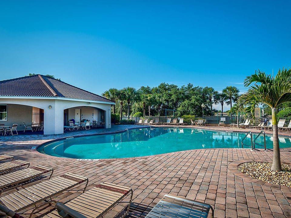 Image 48 of 50 For 24439 Riverfront Drive