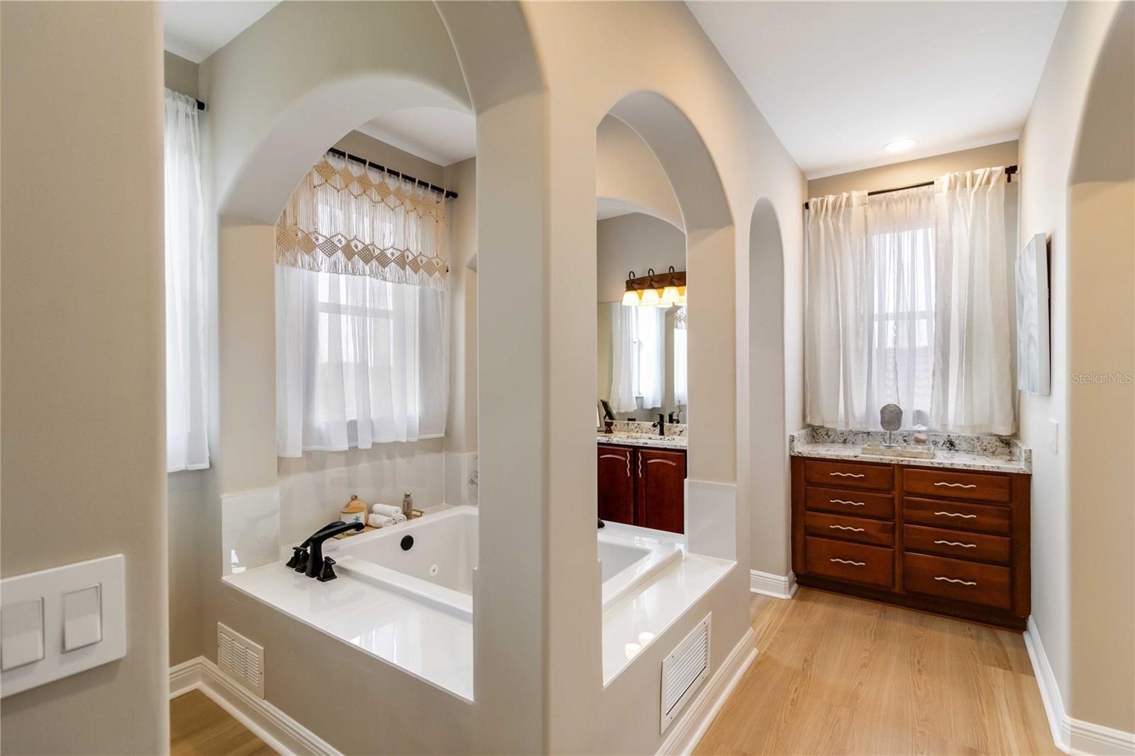 Image 7 of 50 For 24439 Riverfront Drive