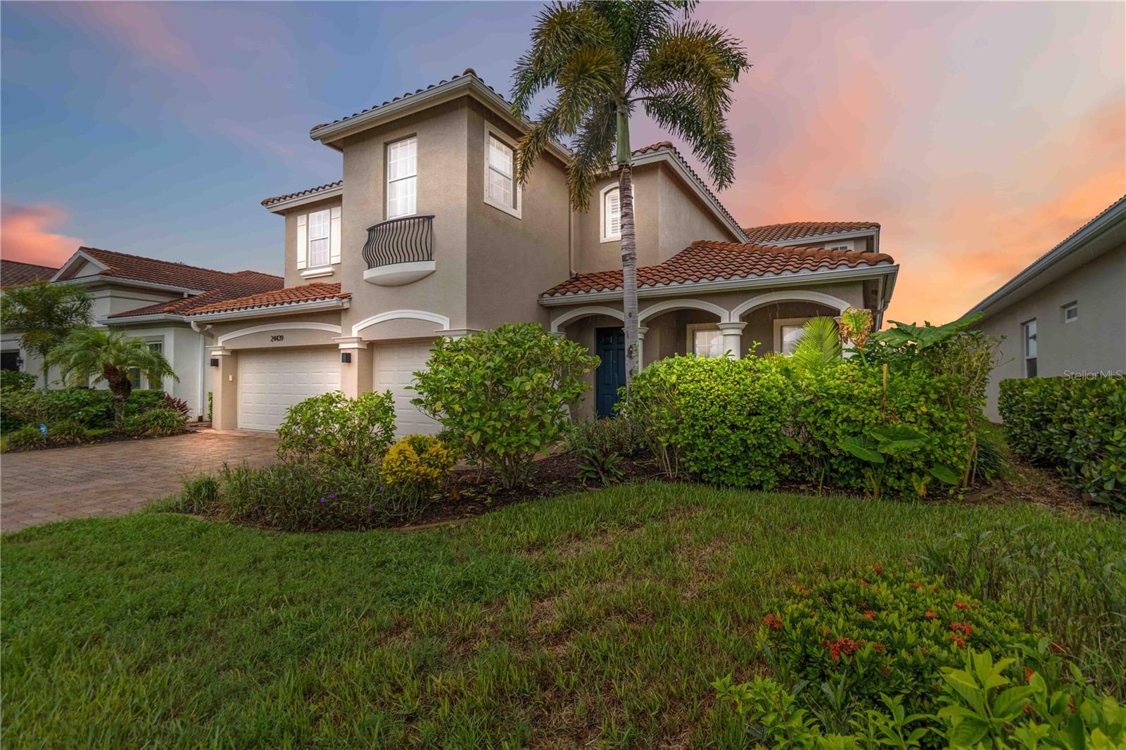 Image 9 of 50 For 24439 Riverfront Drive