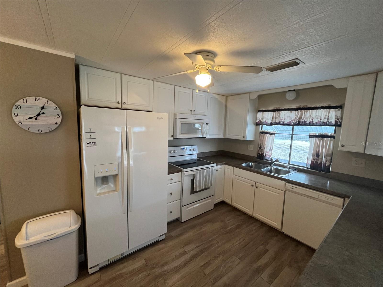 Image 6 of 38 For 908 Jolanda Circle