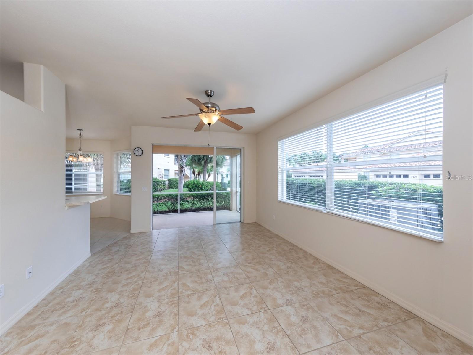 Image 10 of 76 For 4437 Corso Venetia Boulevard B17