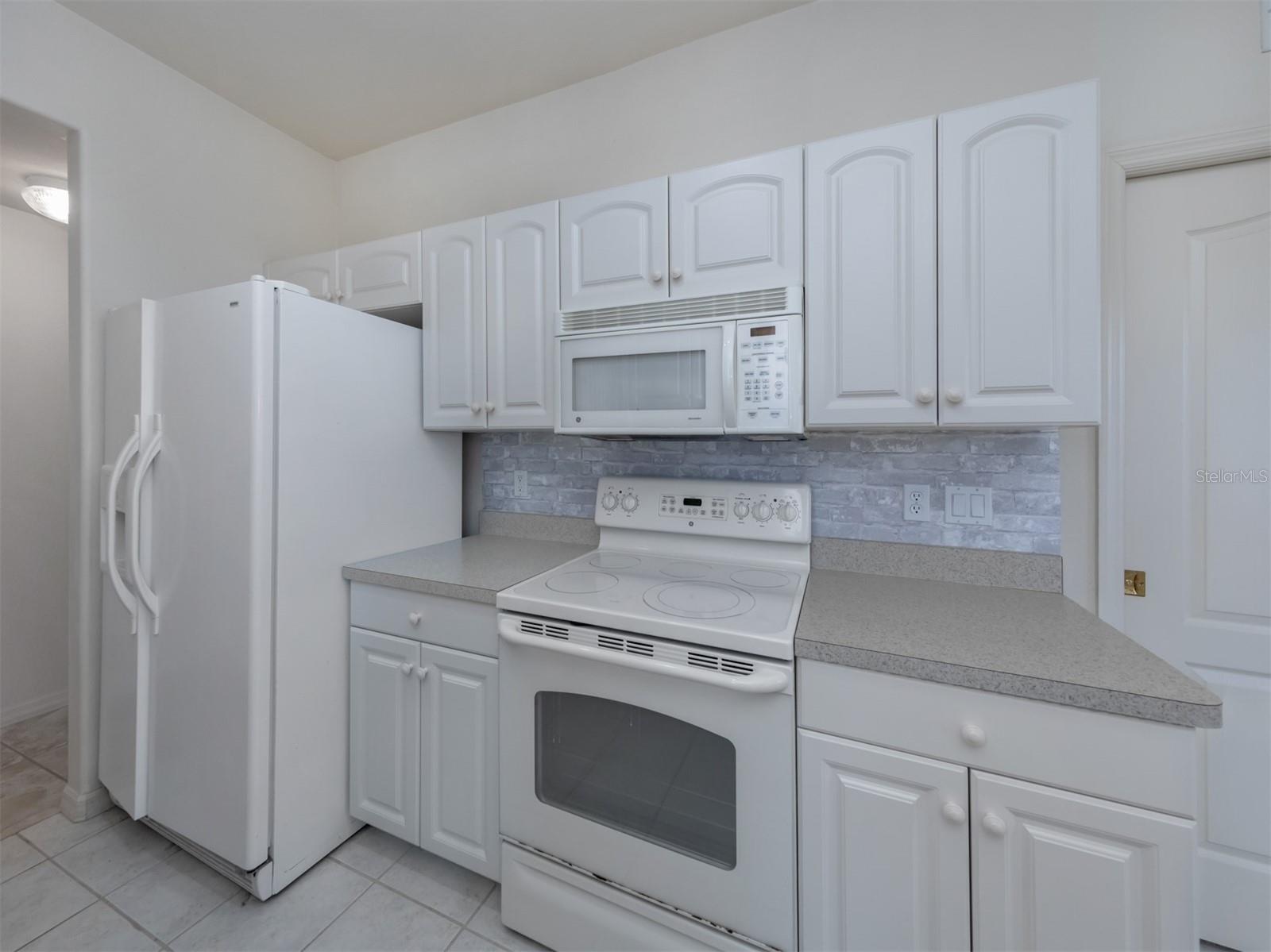Image 23 of 76 For 4437 Corso Venetia Boulevard B17
