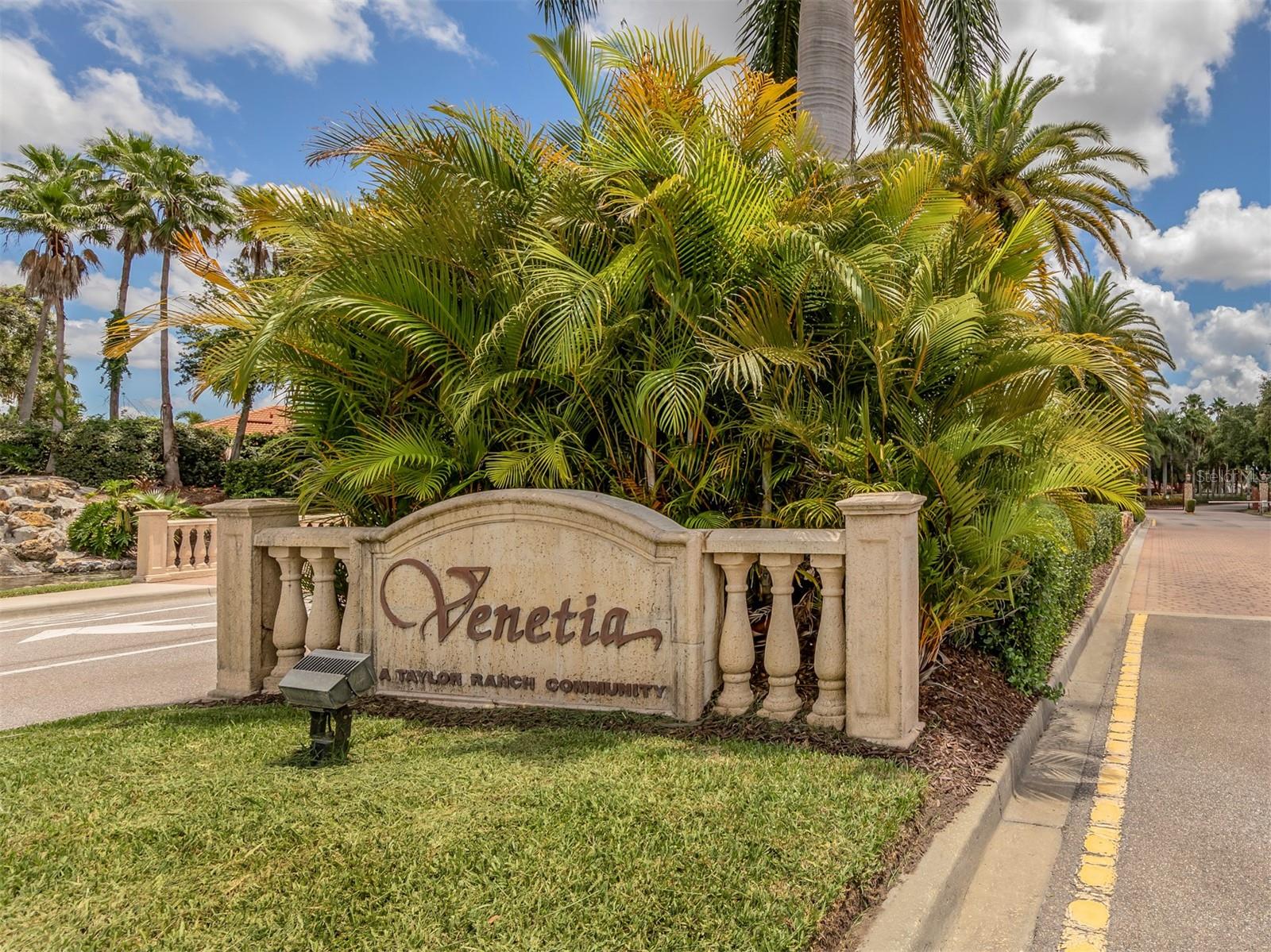 Image 28 of 76 For 4437 Corso Venetia Boulevard B17