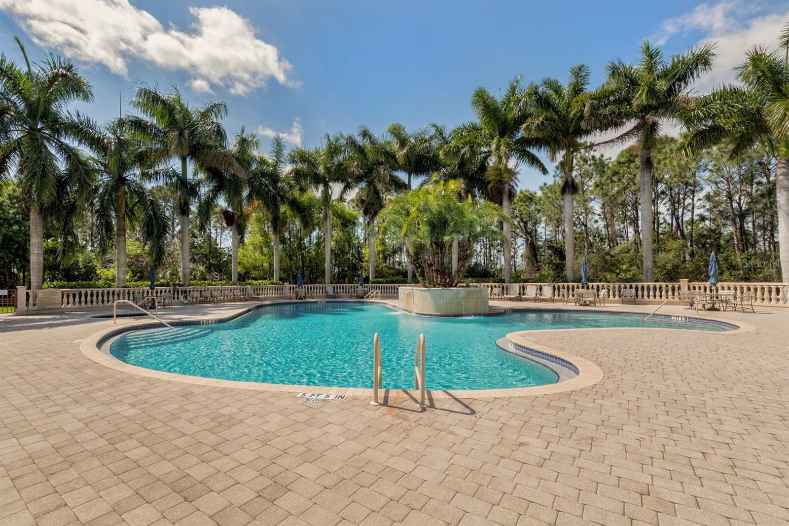 Image 42 of 76 For 4437 Corso Venetia Boulevard B17
