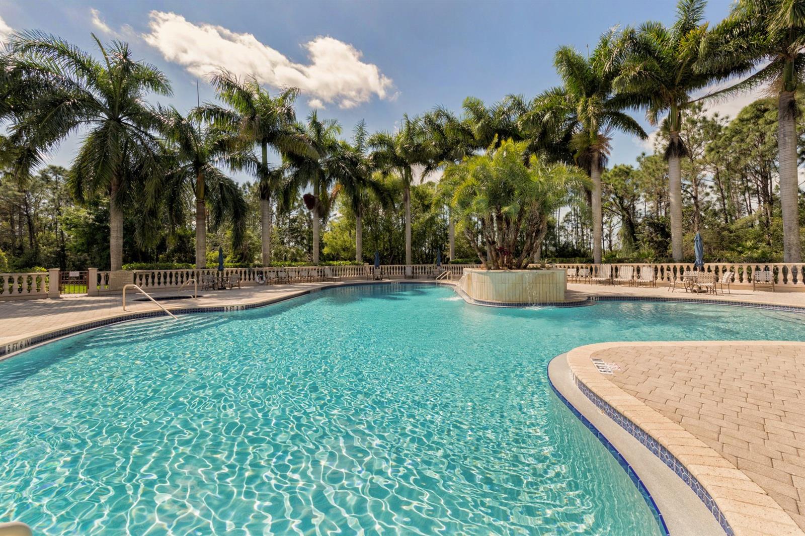 Image 43 of 76 For 4437 Corso Venetia Boulevard B17