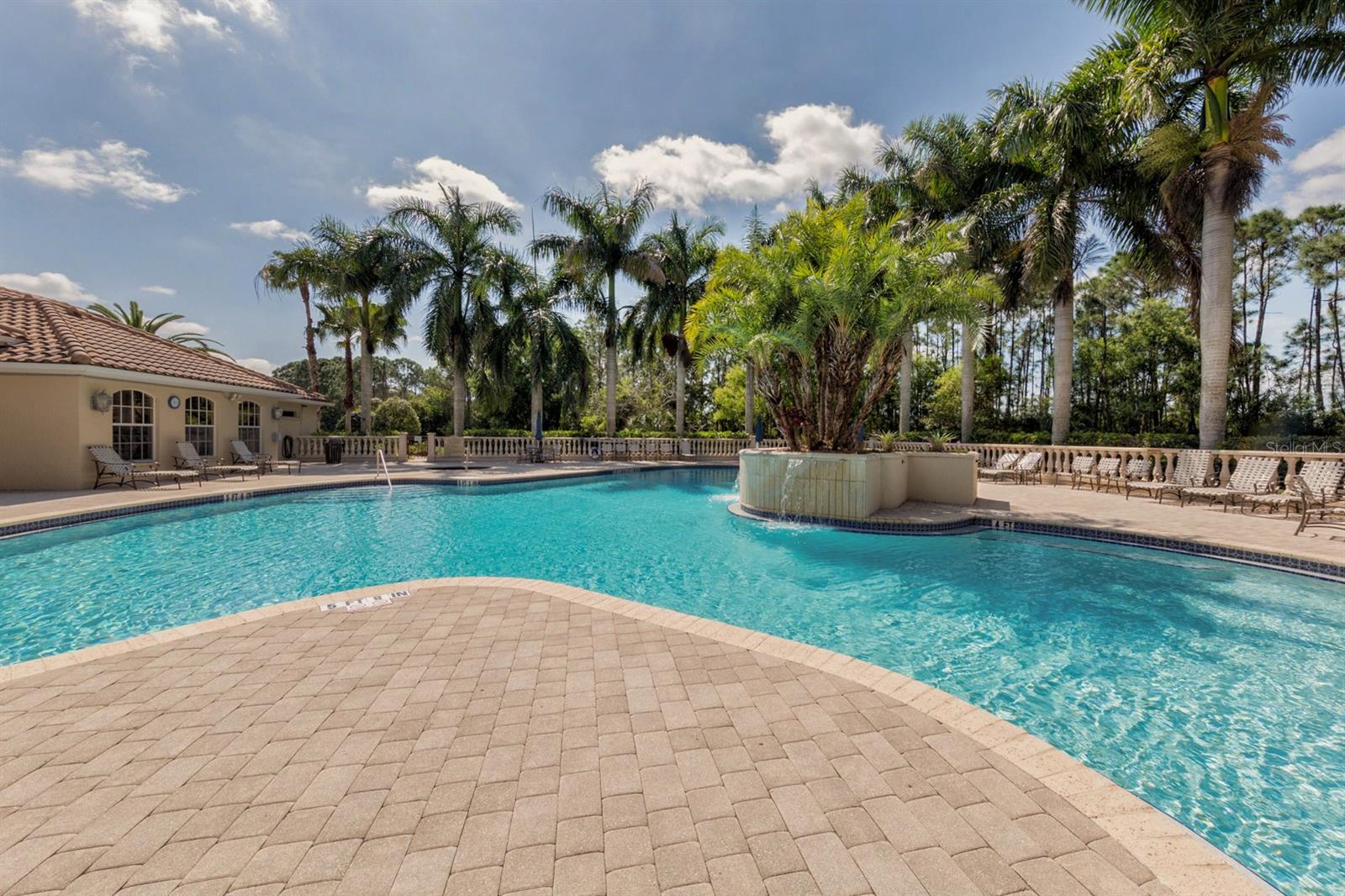 Image 44 of 76 For 4437 Corso Venetia Boulevard B17