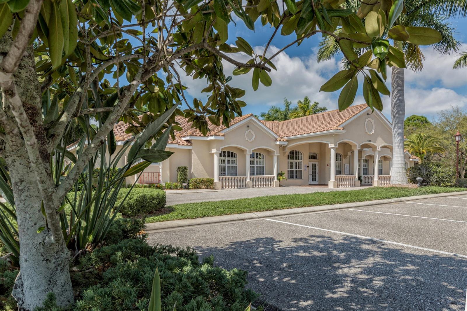 Image 47 of 76 For 4437 Corso Venetia Boulevard B17
