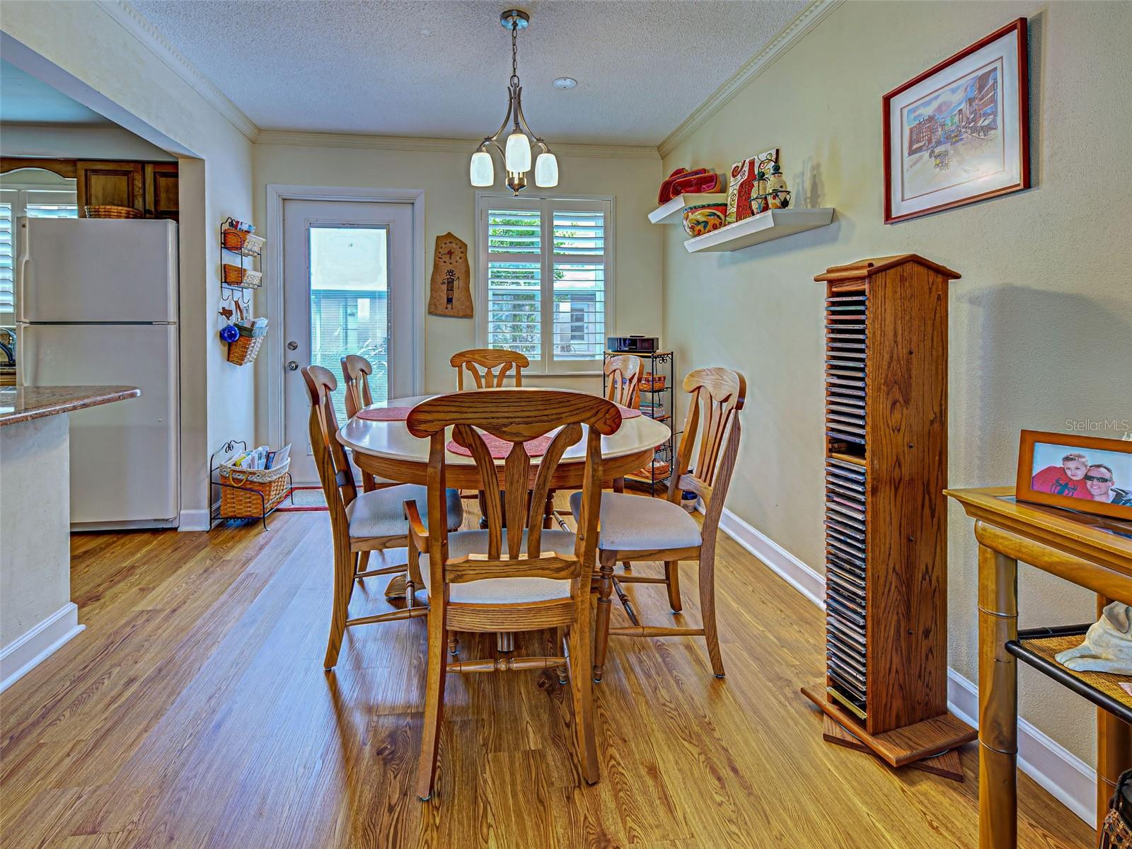 Image 11 of 42 For 521 Venice Avenue 21