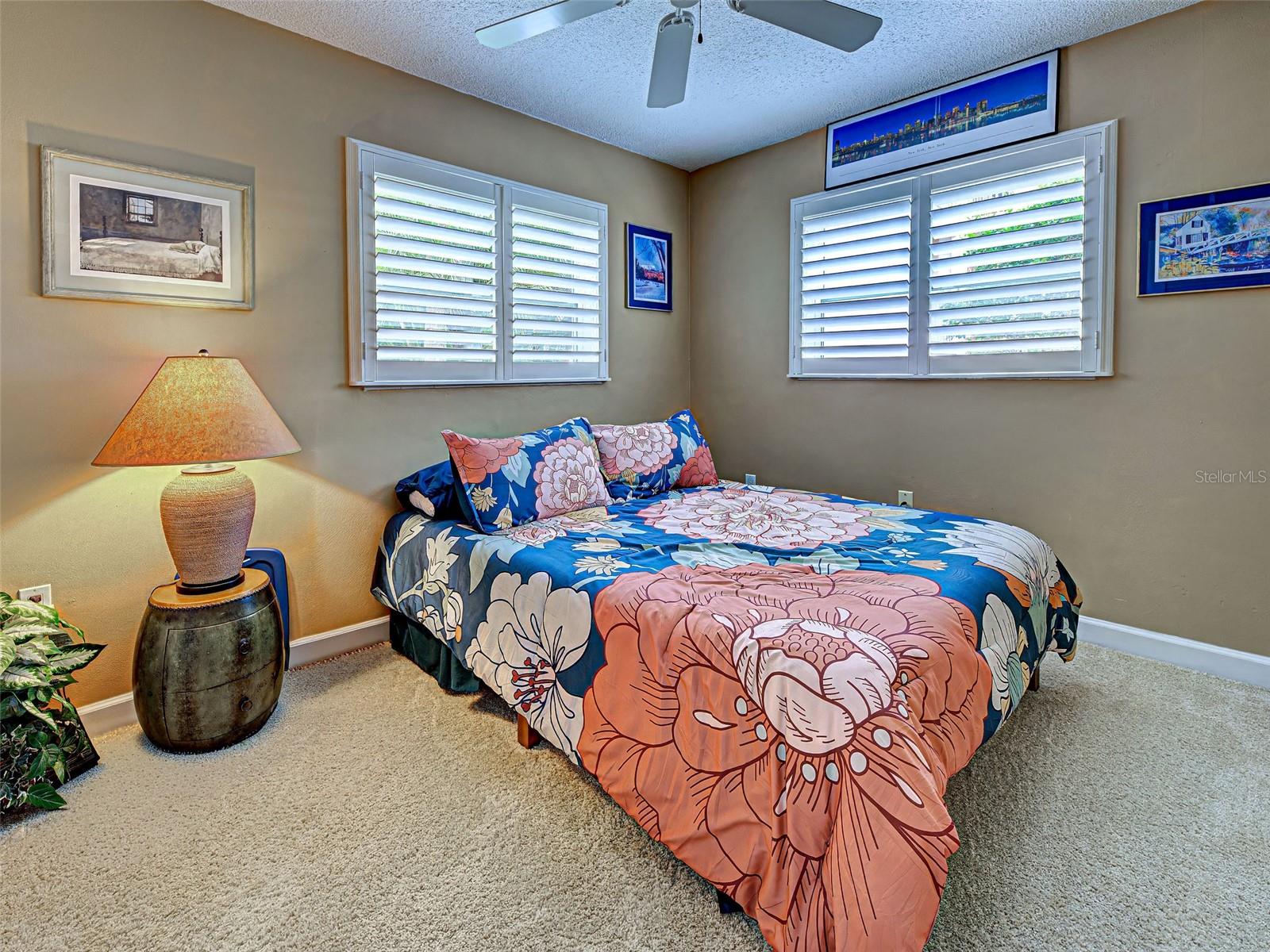 Image 21 of 42 For 521 Venice Avenue 21