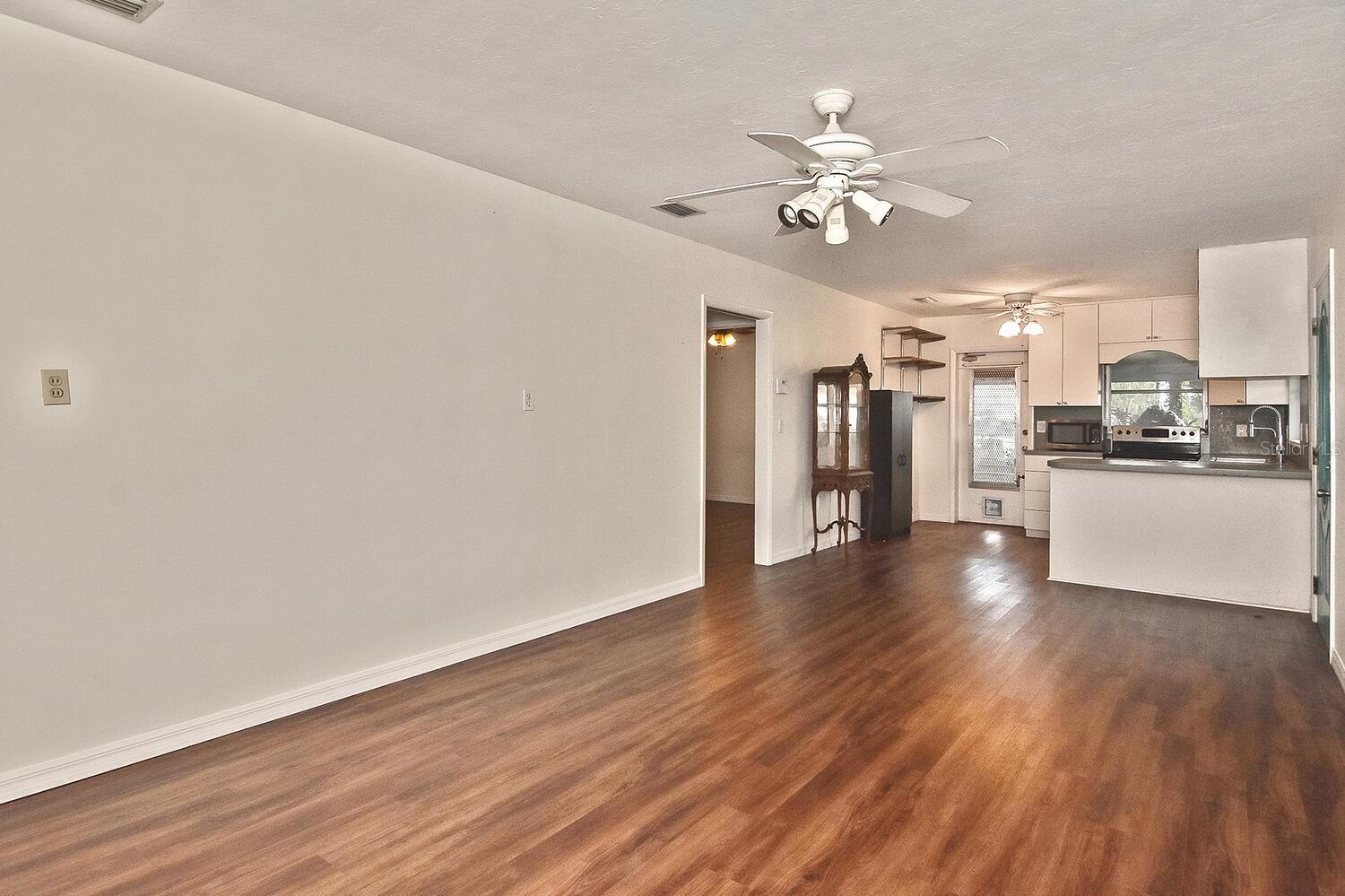 Image 8 of 21 For 2306 9th Street E