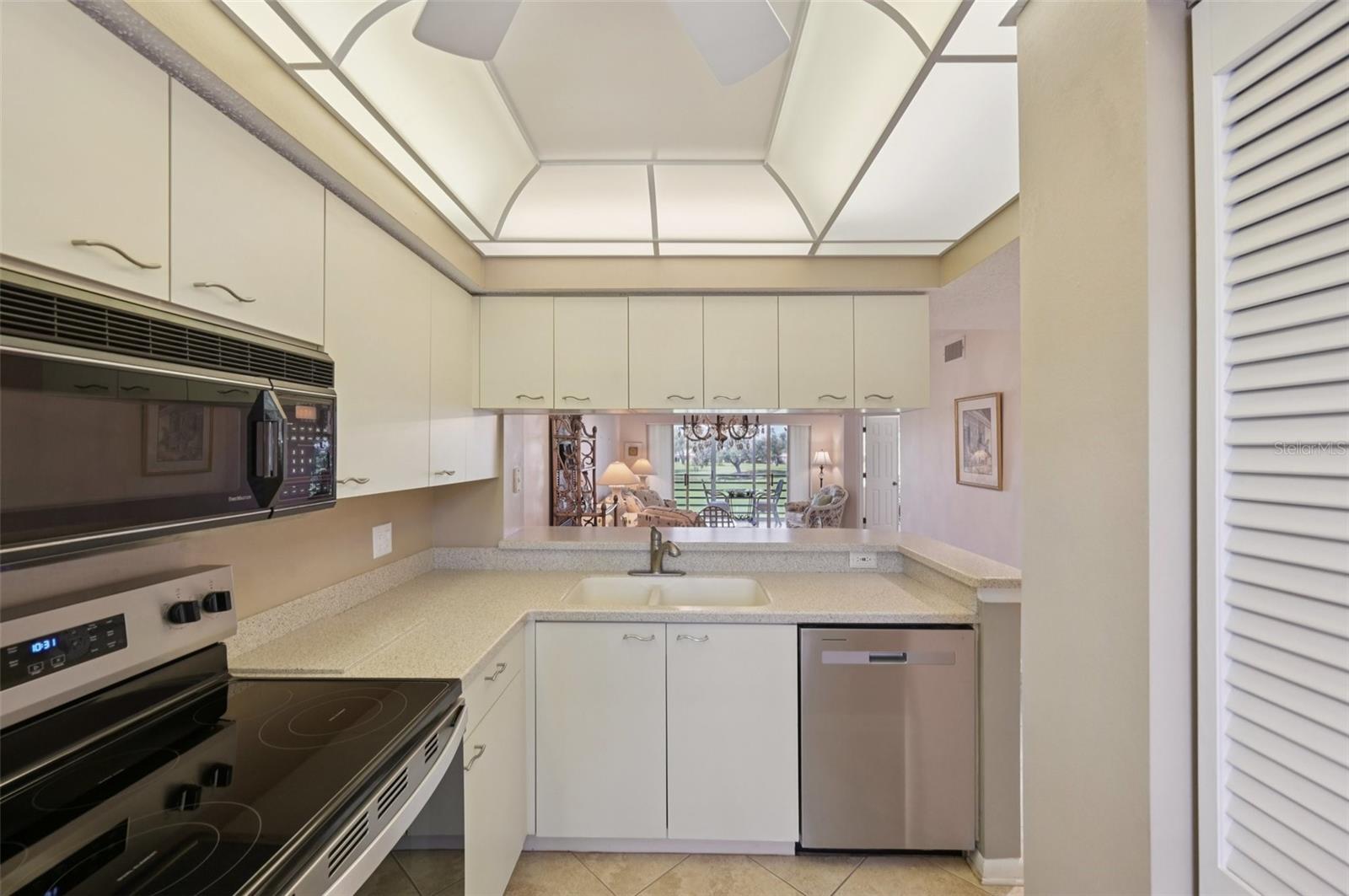 Image 12 of 56 For 824 Wexford Boulevard 824
