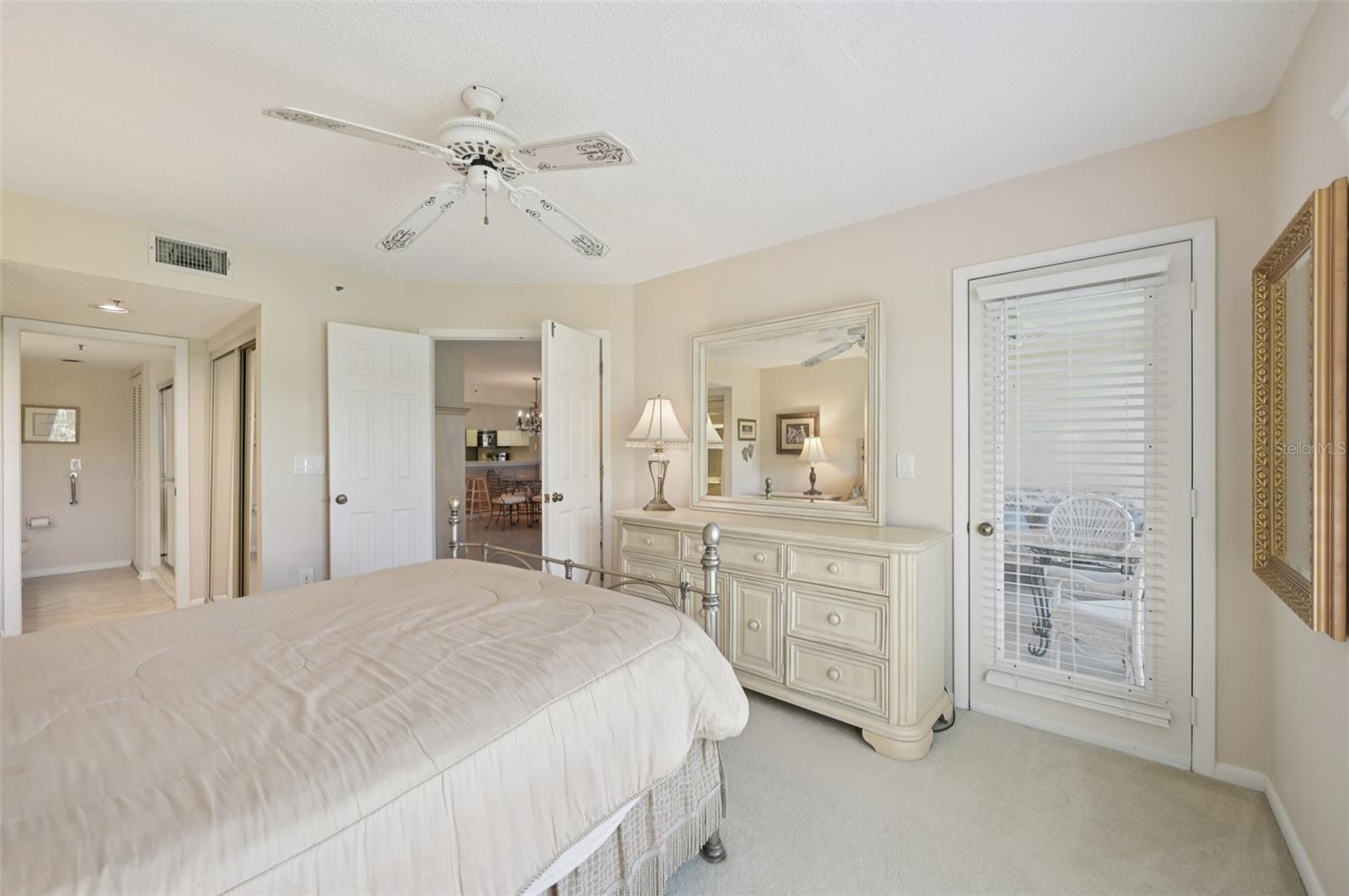 Image 20 of 56 For 824 Wexford Boulevard 824