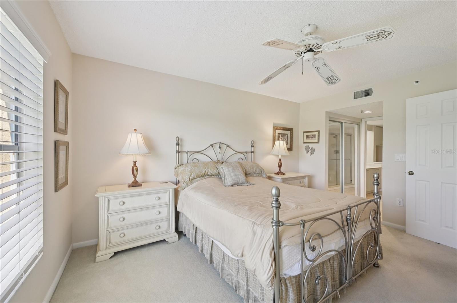 Image 21 of 56 For 824 Wexford Boulevard 824