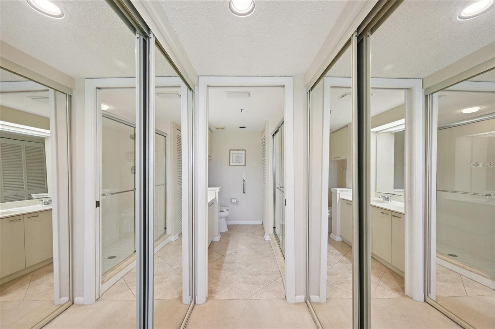 Image 22 of 56 For 824 Wexford Boulevard 824